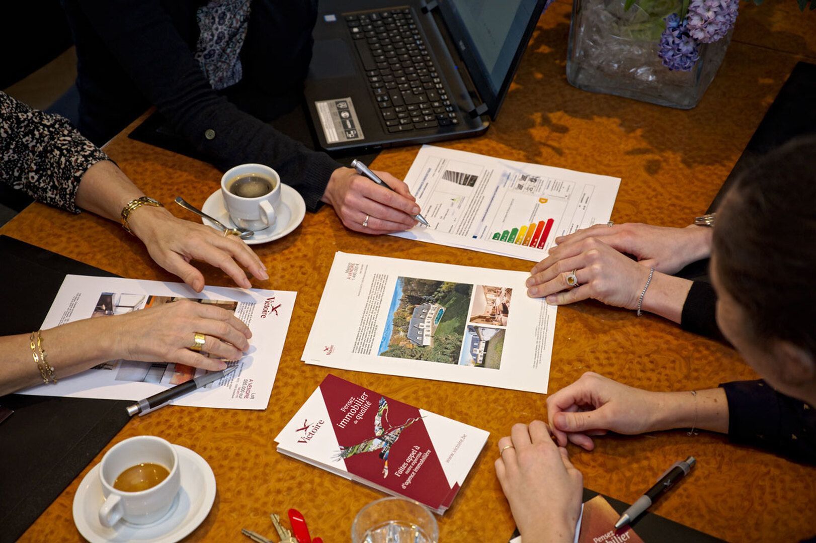 We even go further, offering a full support service for the buyer: